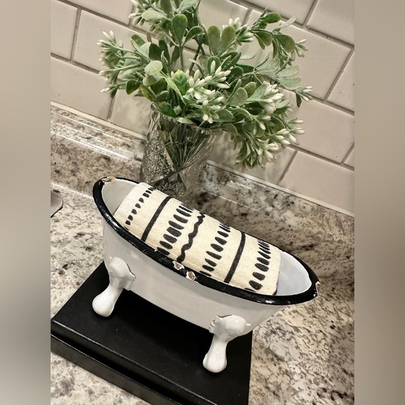 Enamel Soap Dish - Picture 2 of 4